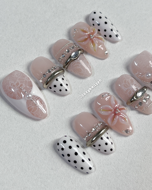 Bangle Press-ons | polka dots | bangle themed | laces nails by cozynailsph
