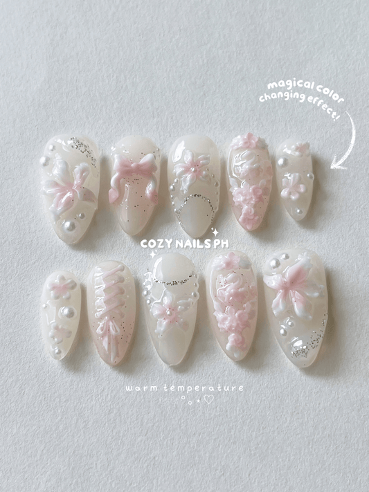 WONDER - color changing set, floral and romantic themed press-ons