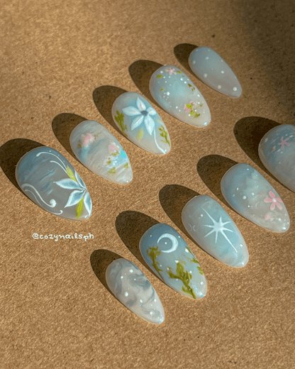 MISTY - floral, soft nature, dreamy aesthetic press-ons