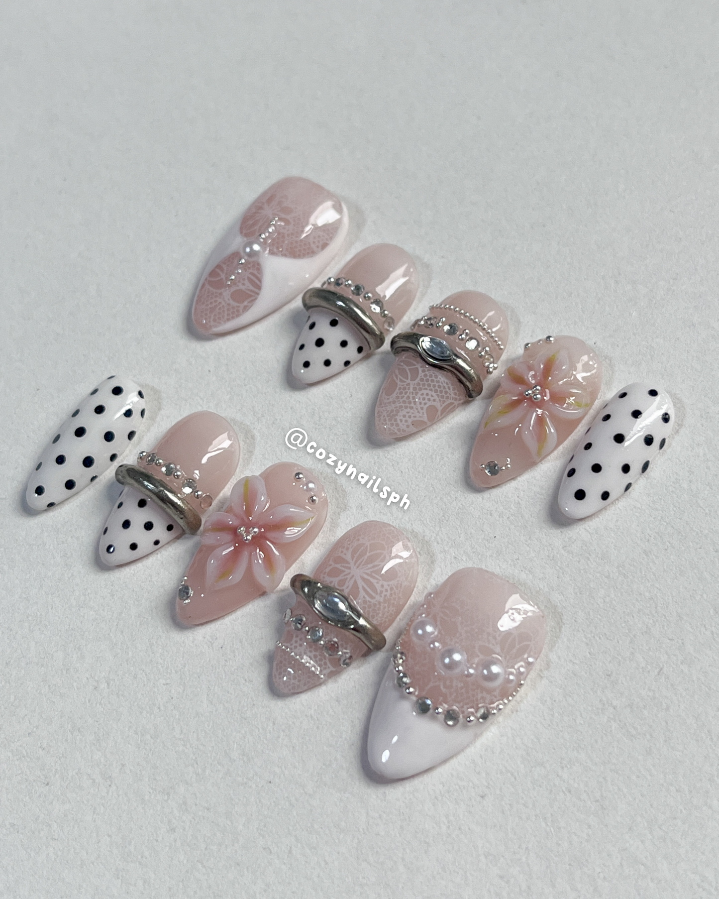 Bangle Press-ons | polka dots | bangle themed | laces nails by cozynailsph