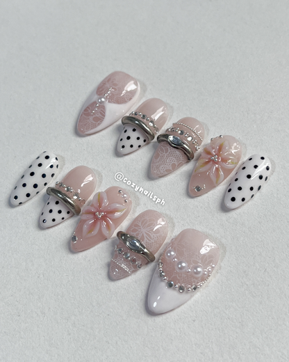 Bangle Press-ons | polka dots | bangle themed | laces nails by cozynailsph