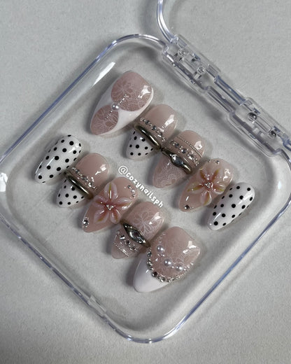Bangle Press-ons | polka dots | bangle themed | laces nails by cozynailsph