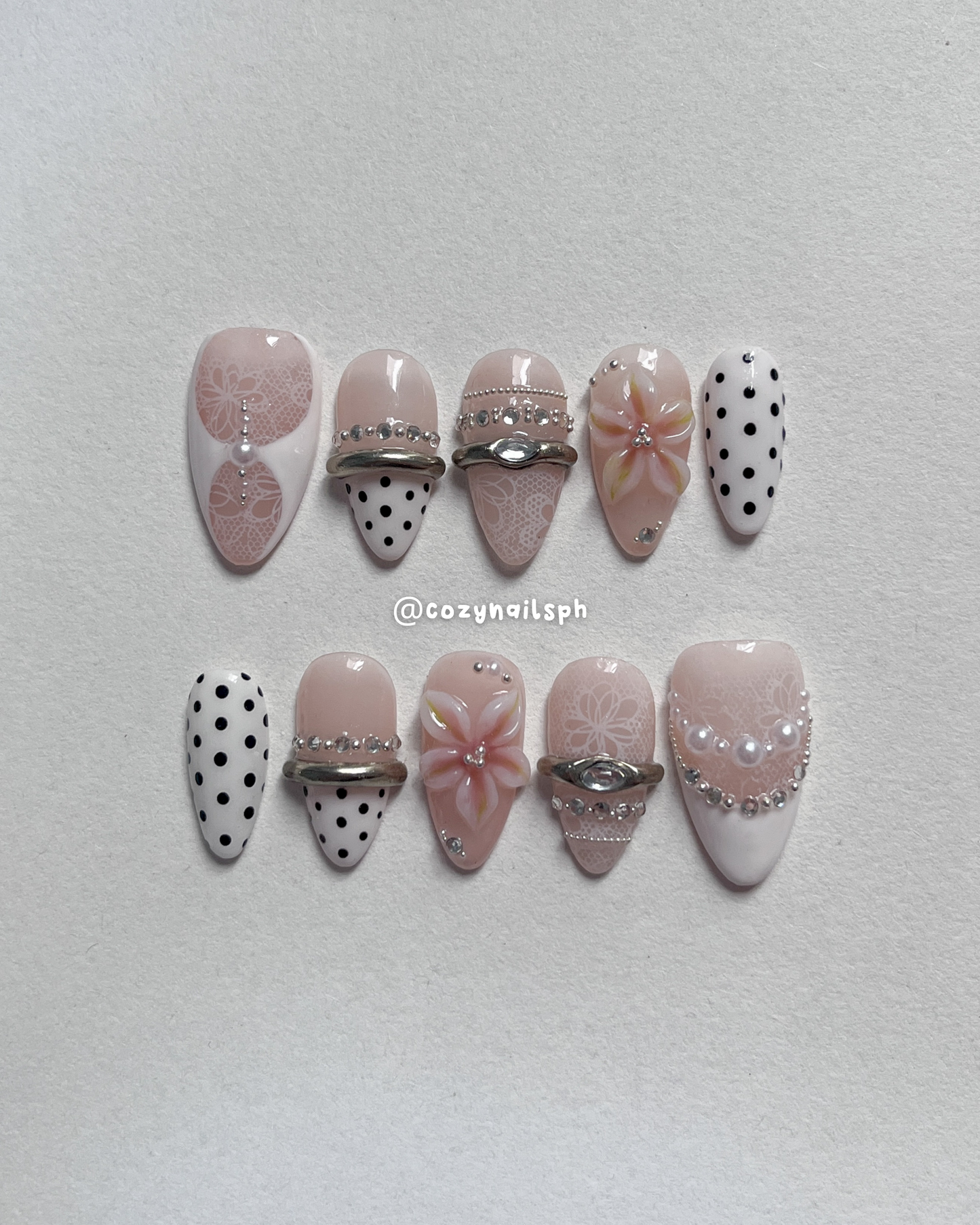 Bangle Press-ons | polka dots | bangle themed | laces nails by cozynailsph