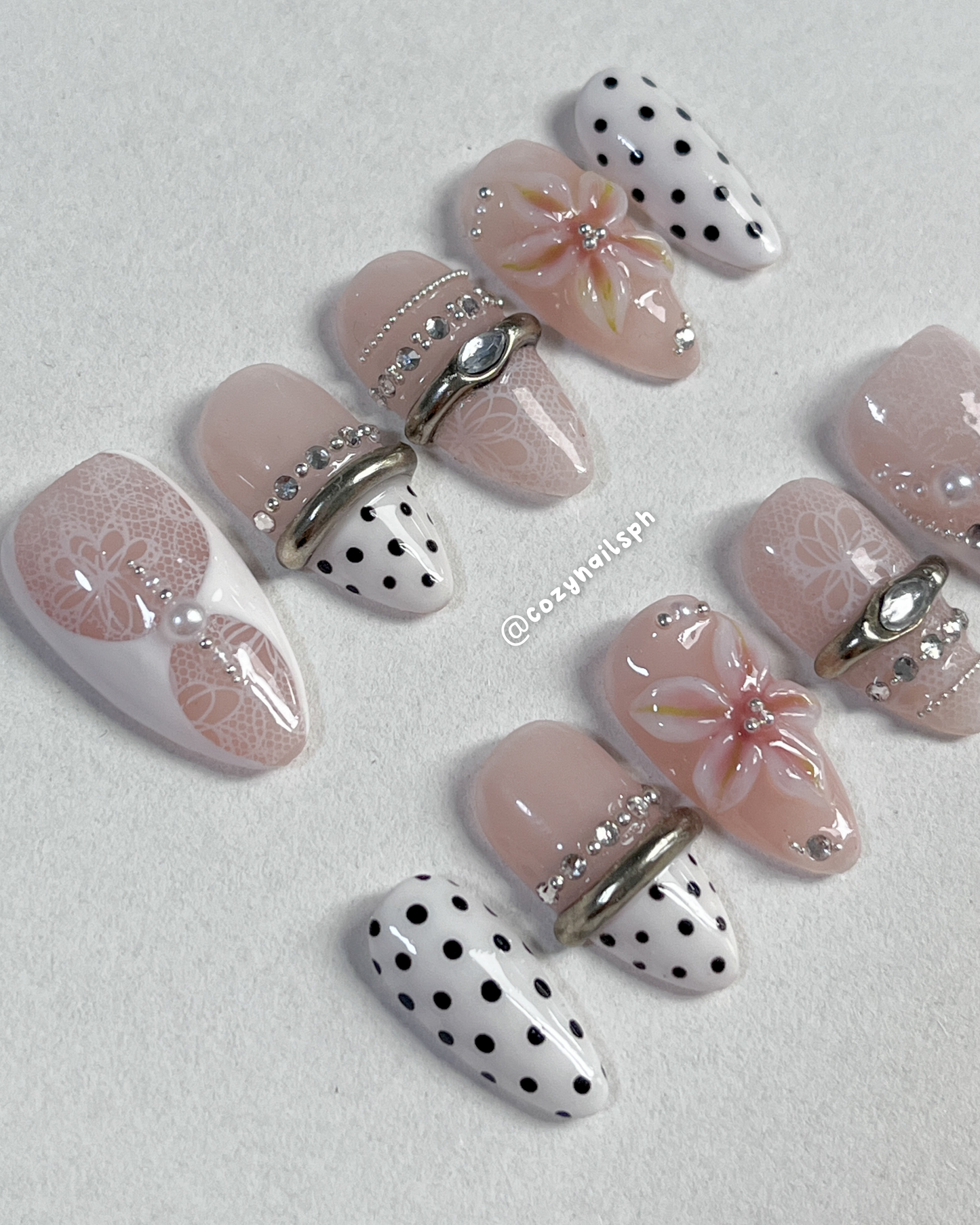 Bangle Press-ons | polka dots | bangle themed | laces nails by cozynailsph
