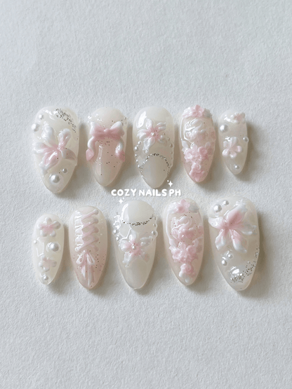 WONDER - color changing set, floral and romantic themed press-ons