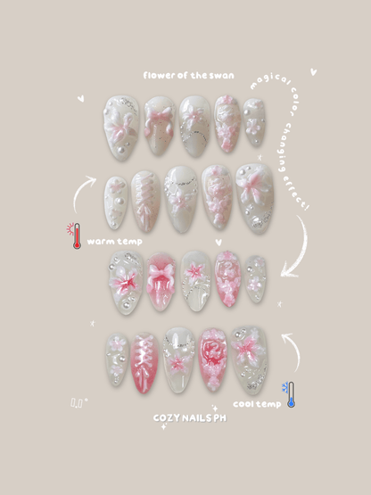 WONDER - color changing set, floral and romantic themed press-ons